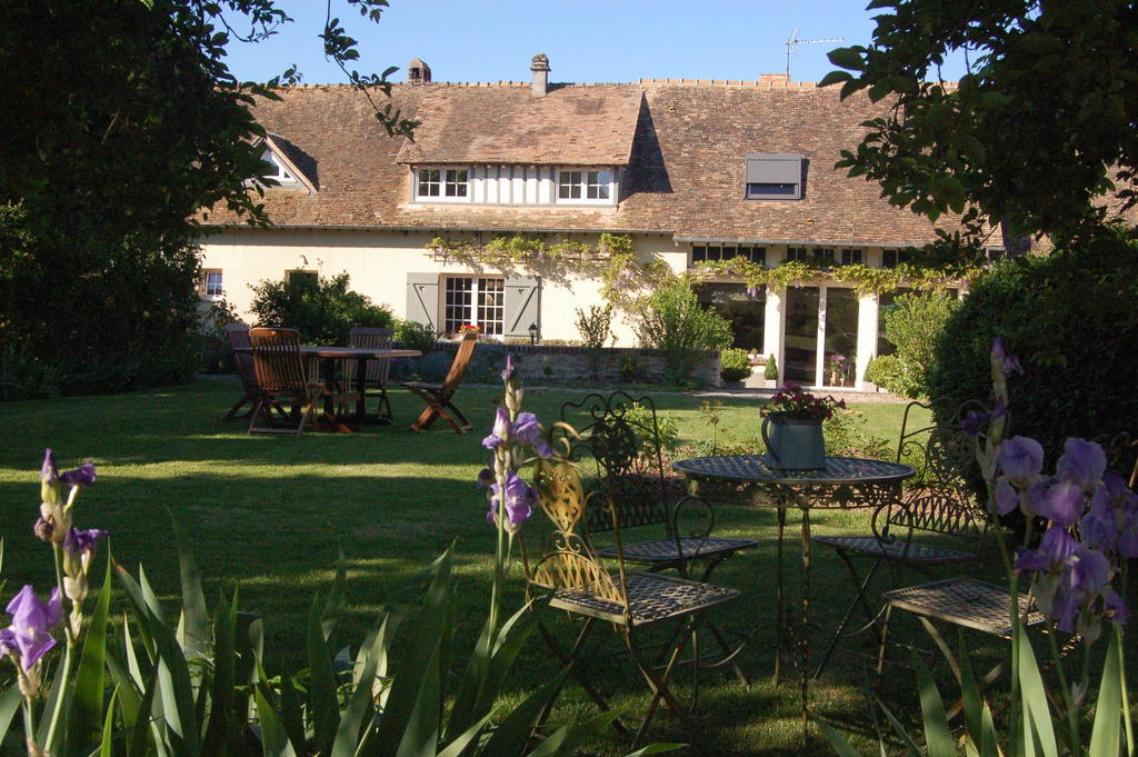 La Chaiserie La Croix-Saint-Leufroy エクステリア 写真