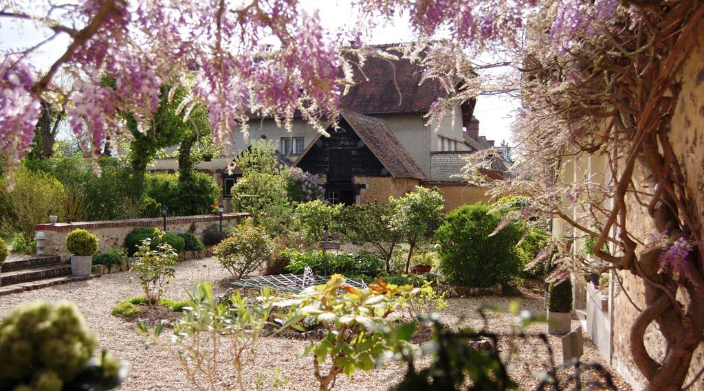 La Chaiserie La Croix-Saint-Leufroy エクステリア 写真
